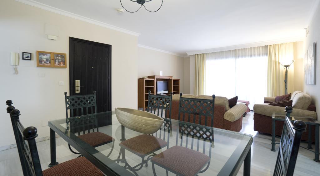 Club Jardines Del Puerto Apartment Марбеля Екстериор снимка