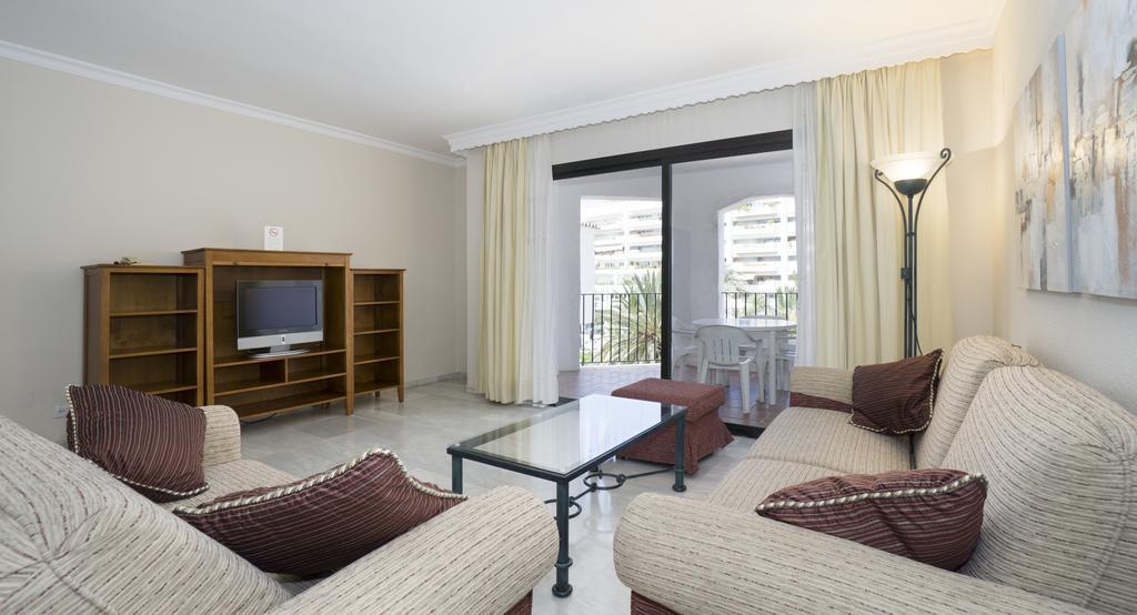 Club Jardines Del Puerto Apartment Марбеля Екстериор снимка