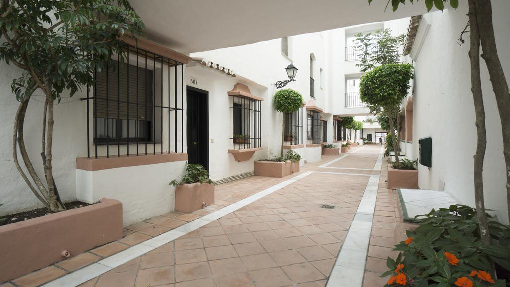 Club Jardines Del Puerto Apartment Марбеля Екстериор снимка
