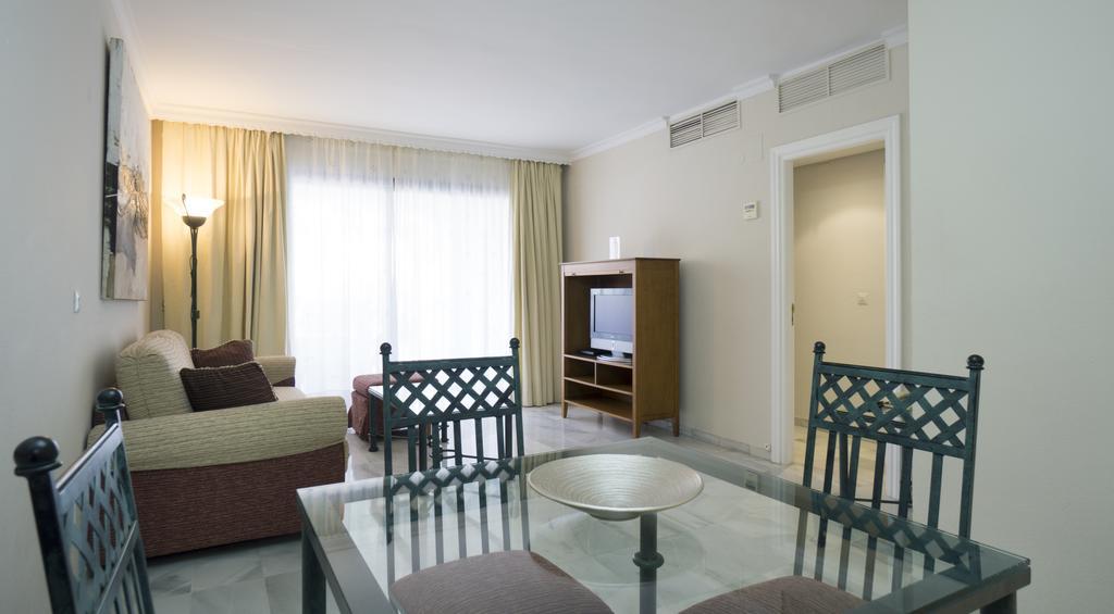 Club Jardines Del Puerto Apartment Марбеля Екстериор снимка