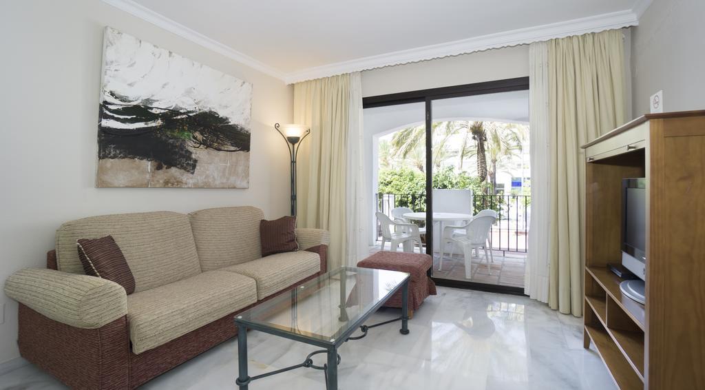 Club Jardines Del Puerto Apartment Марбеля Екстериор снимка
