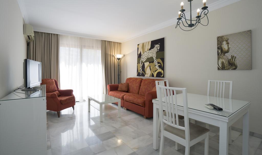 Club Jardines Del Puerto Apartment Марбеля Екстериор снимка