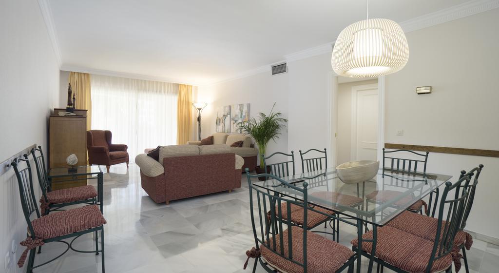 Club Jardines Del Puerto Apartment Марбеля Екстериор снимка