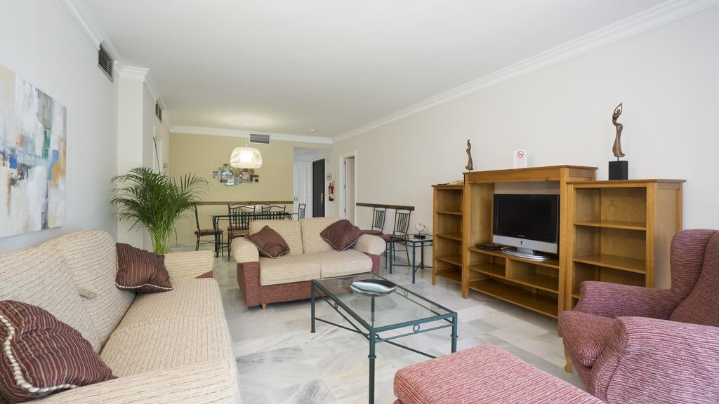 Club Jardines Del Puerto Apartment Марбеля Екстериор снимка