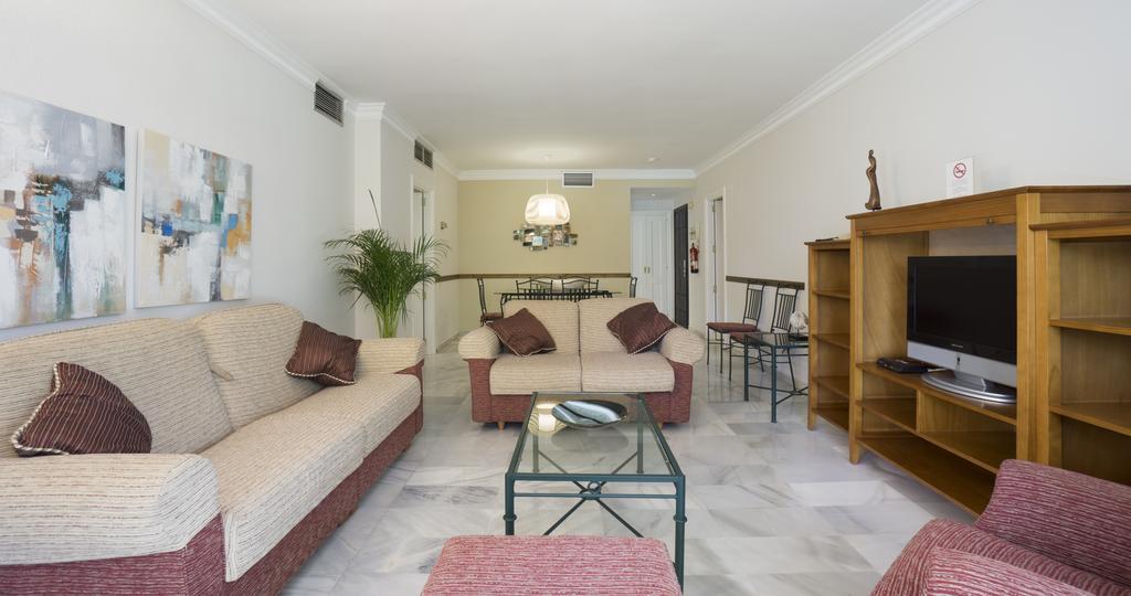 Club Jardines Del Puerto Apartment Марбеля Екстериор снимка