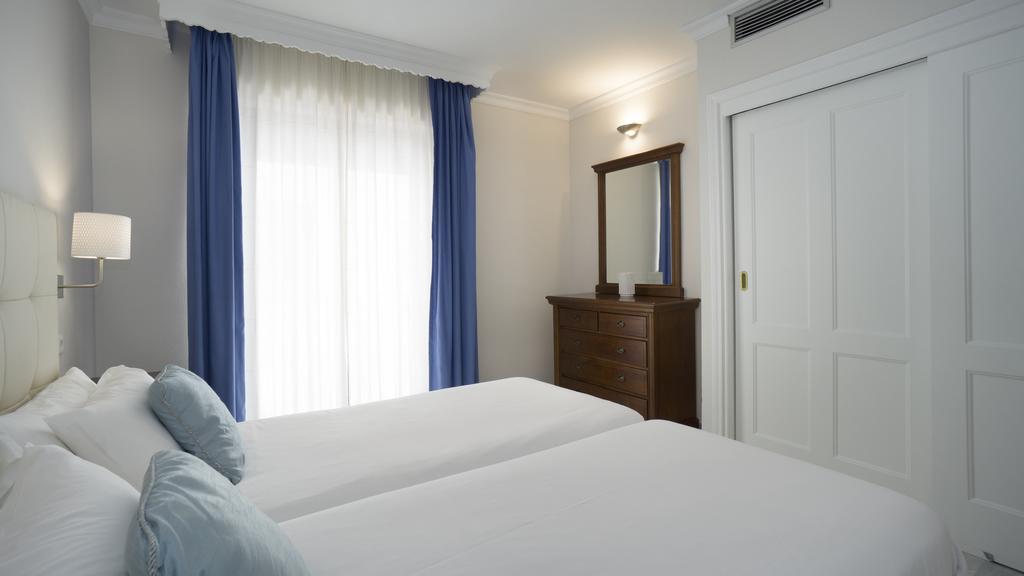 Club Jardines Del Puerto Apartment Марбеля Екстериор снимка