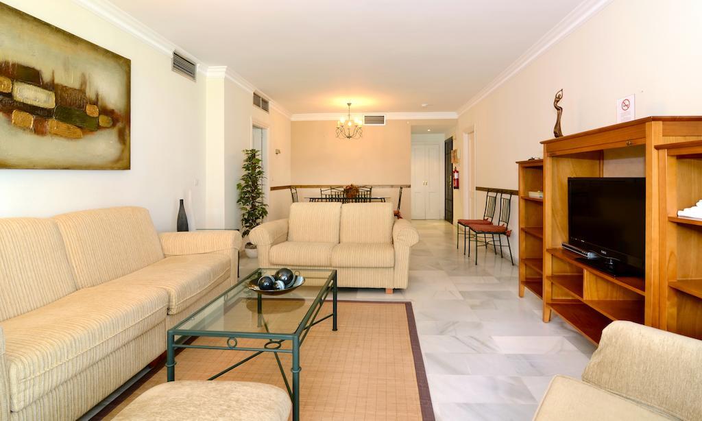 Club Jardines Del Puerto Apartment Марбеля Екстериор снимка
