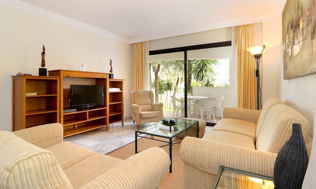 Club Jardines Del Puerto Apartment Марбеля Екстериор снимка