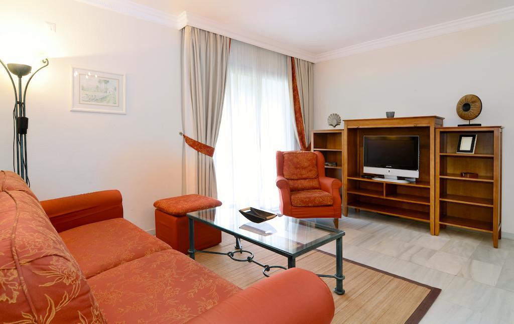 Club Jardines Del Puerto Apartment Марбеля Екстериор снимка