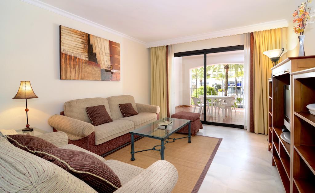 Club Jardines Del Puerto Apartment Марбеля Стая снимка