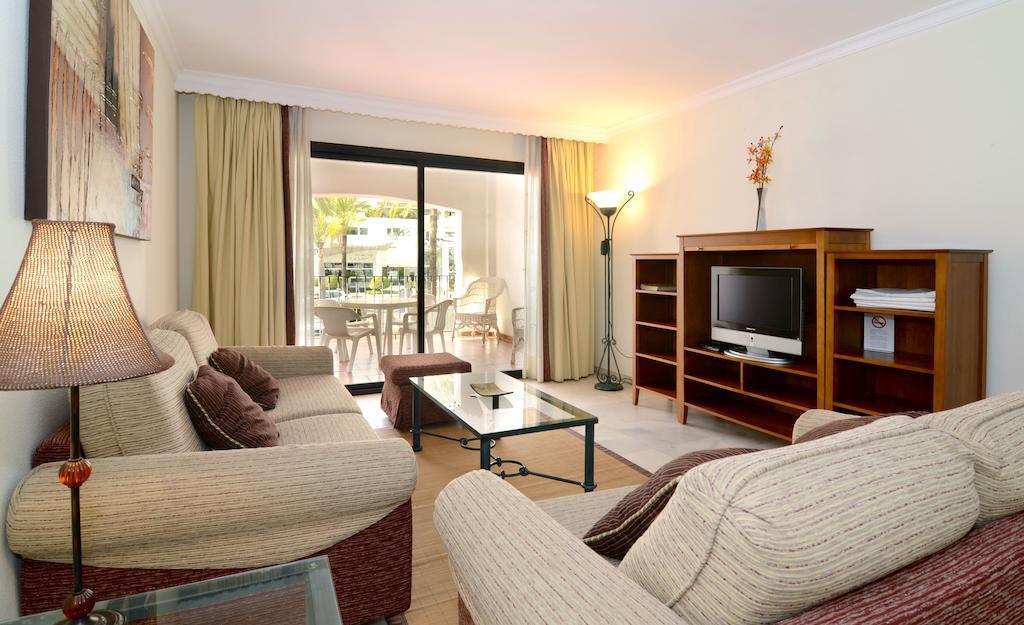 Club Jardines Del Puerto Apartment Марбеля Екстериор снимка